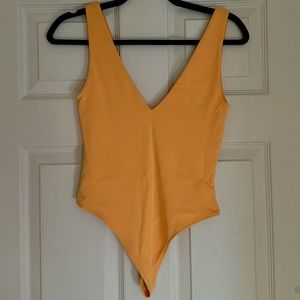 Aritzia Babaton Contour V-Neck Bodysuit